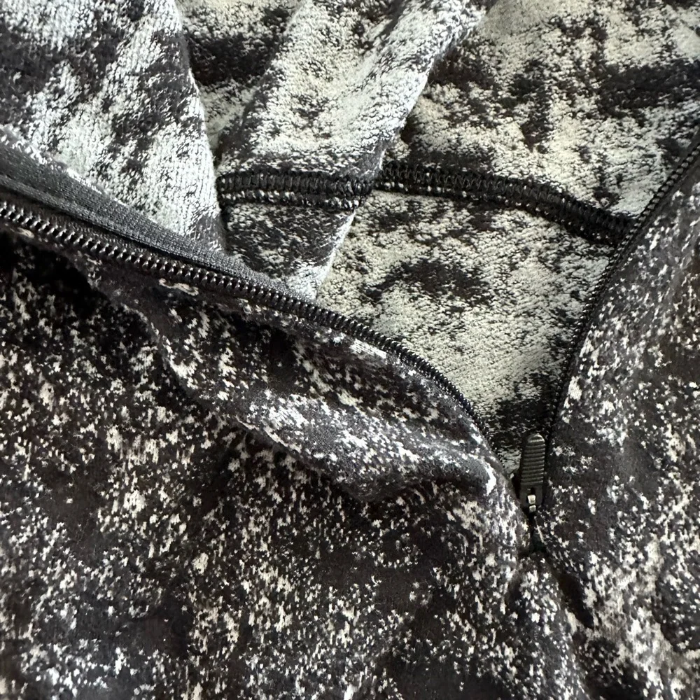 lululemon running sweatshirt - Picture 2 of 4